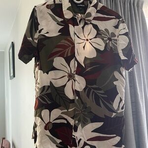 Express Olive, White & Burgundy Floral Short-Sleeve Button-Up Shirt